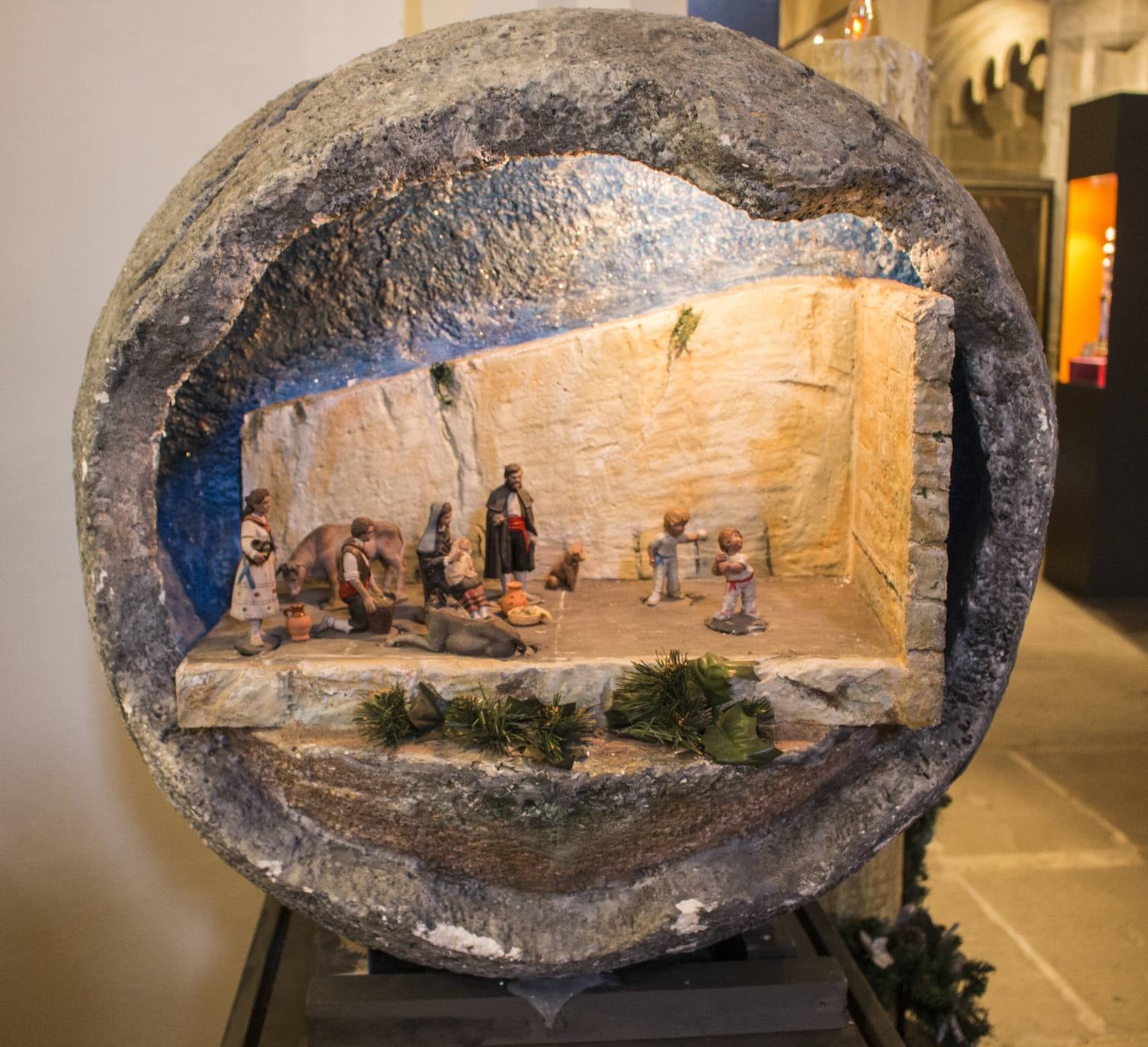 El belén napolitano vuelve a lucir en la Catedral de Santo Domingo