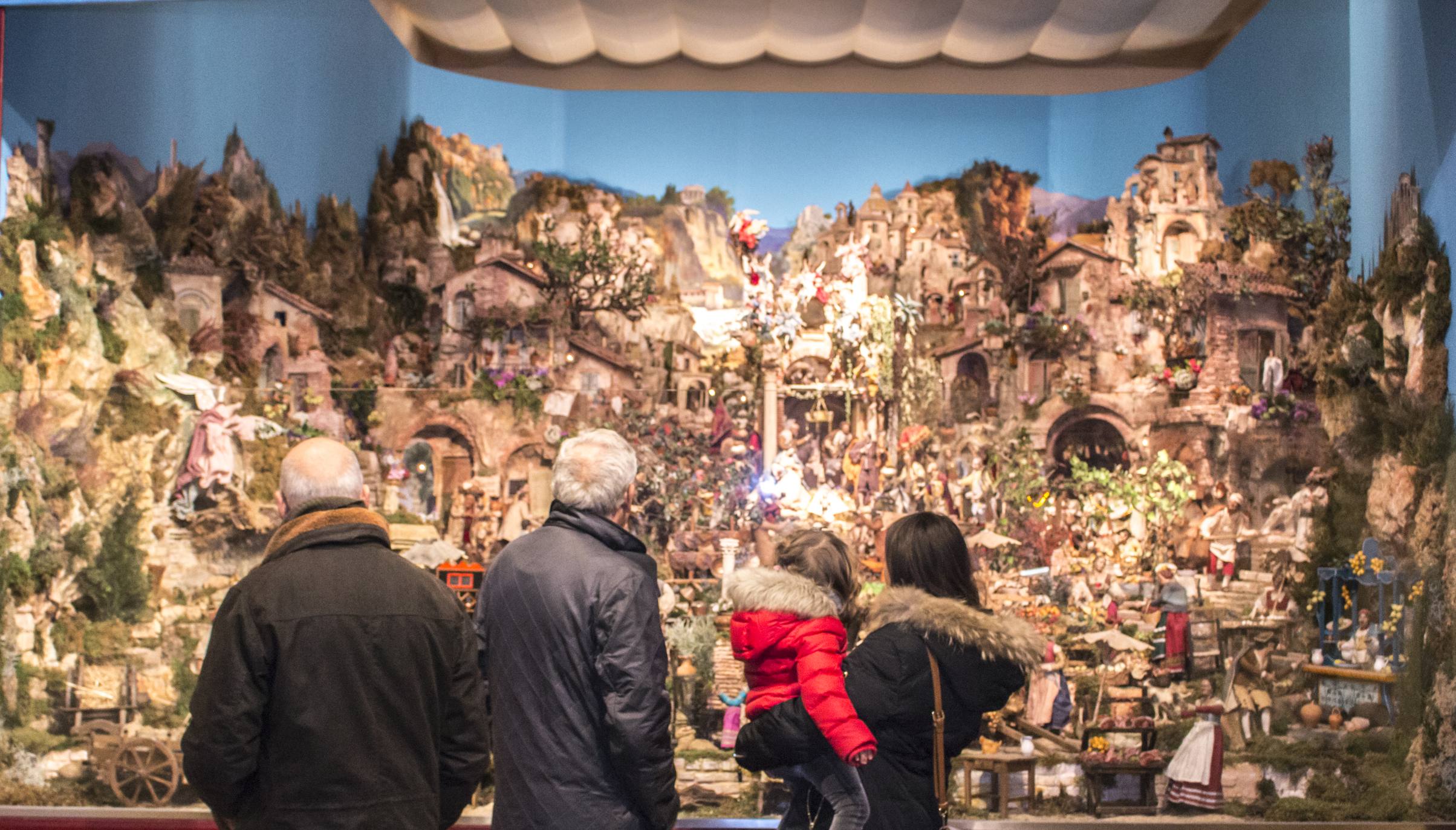 El belén napolitano vuelve a lucir en la Catedral de Santo Domingo