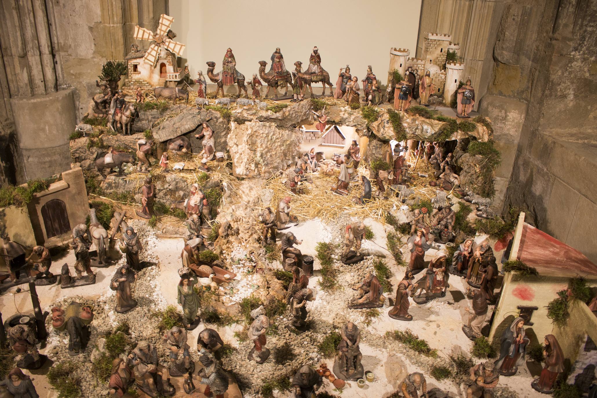 El belén napolitano vuelve a lucir en la Catedral de Santo Domingo