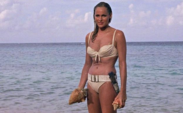 Ursula Andress y su inolvidable aparición en 'Agente 007 contra en Doctor No' (1962).