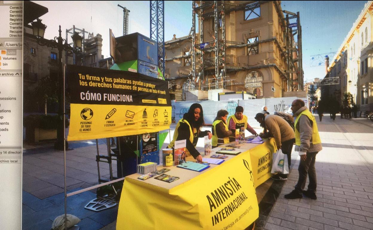 Amnistía Internacional recoge firmas por cuatro defensores de los derechos humanos