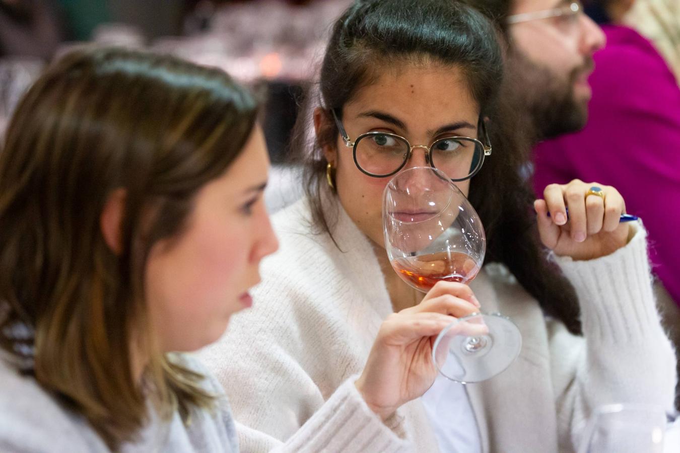 Roberto de Carlos, enólogo de Carlos Serres, presentó anoche la nueva gama Onomástica de esta centenaria bodega jarrera en el Club de Catas.