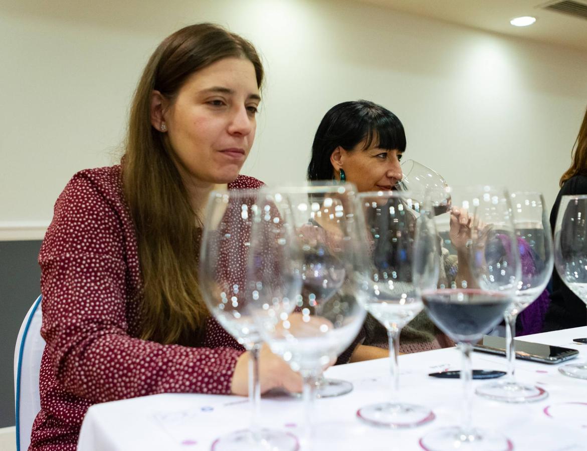 Roberto de Carlos, enólogo de Carlos Serres, presentó anoche la nueva gama Onomástica de esta centenaria bodega jarrera en el Club de Catas.