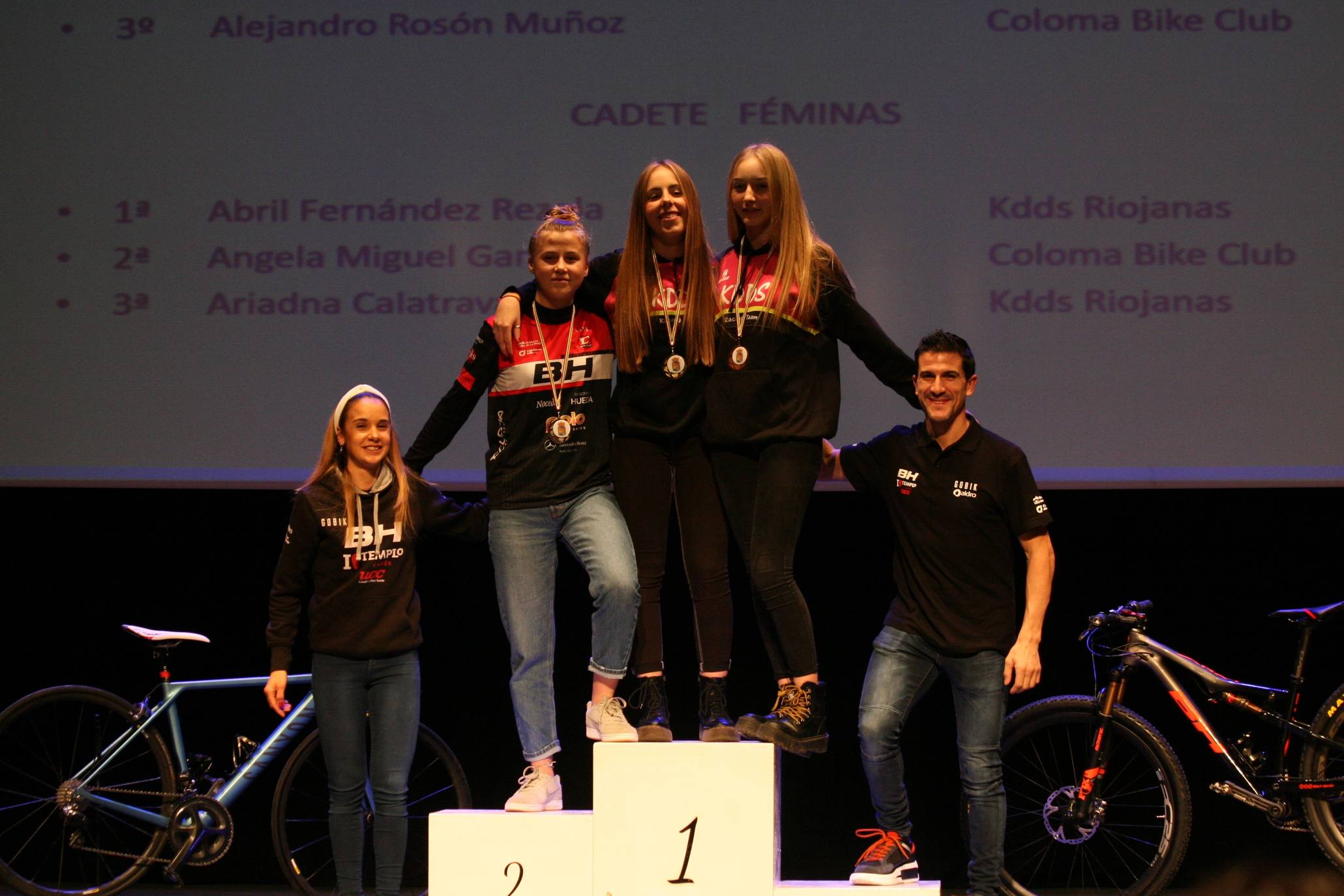 La cita se ha celebrado este sábado en el teatro Cervantes. 