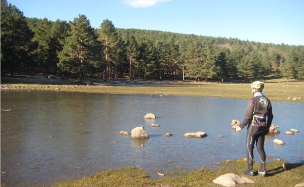 Imagen principal - Laguna de La Nava, llegada al enclave desde Villoslada y sendero de la Vía Romana 