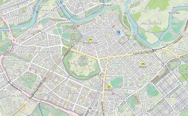 Imagen principal - Mapa de los carriles bici en Pamplona, Burgos y Soria, siendo esta última la ciudad que menos dispone