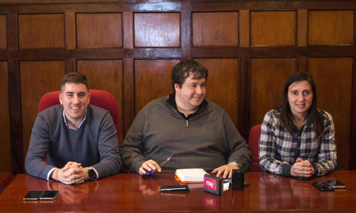 Raúl Riaño, Carlos Barrón y Cristina Domingo, ayer.