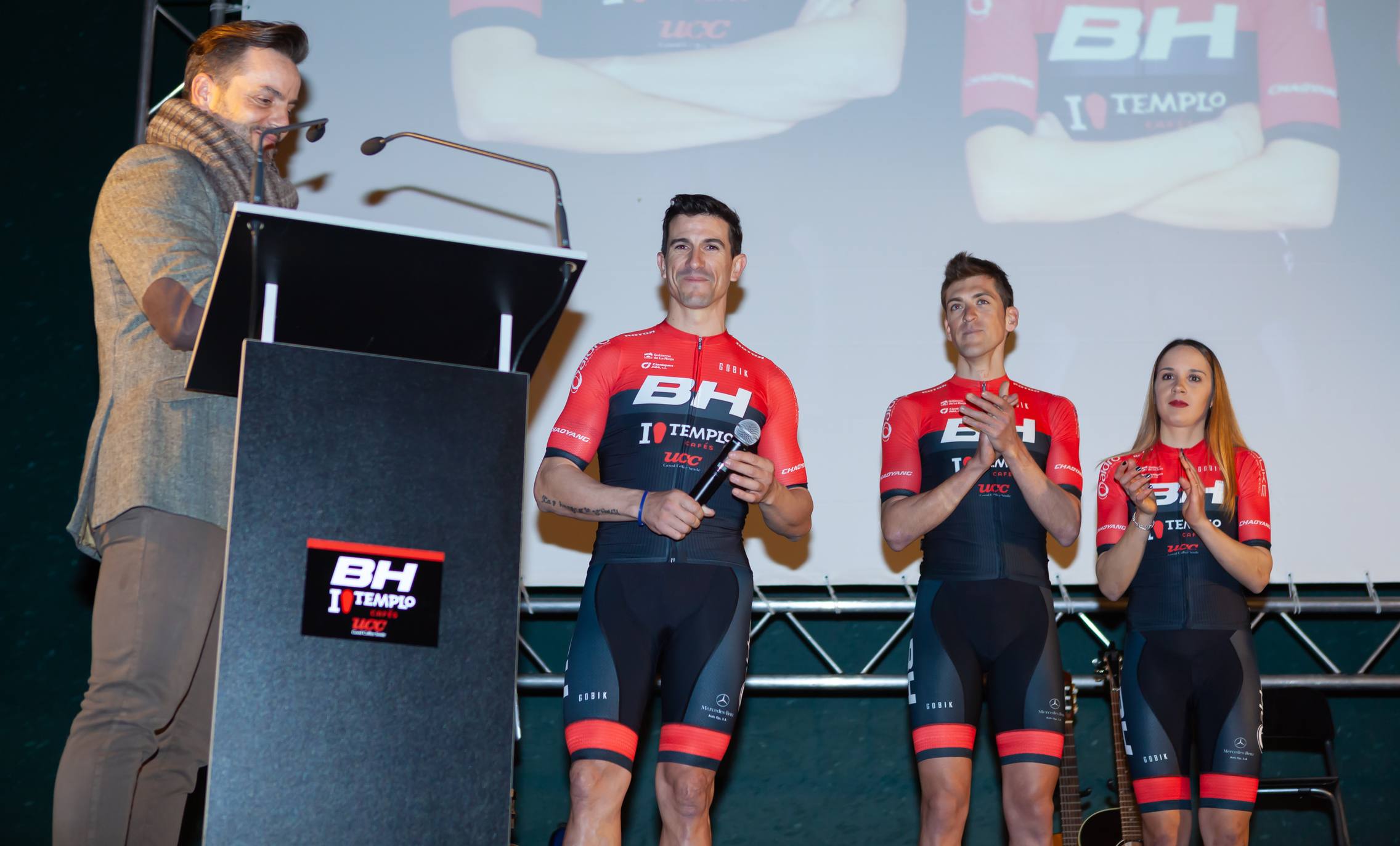 Presentación del equipo BH Templo Cafés UCC de bicicleta de montaña