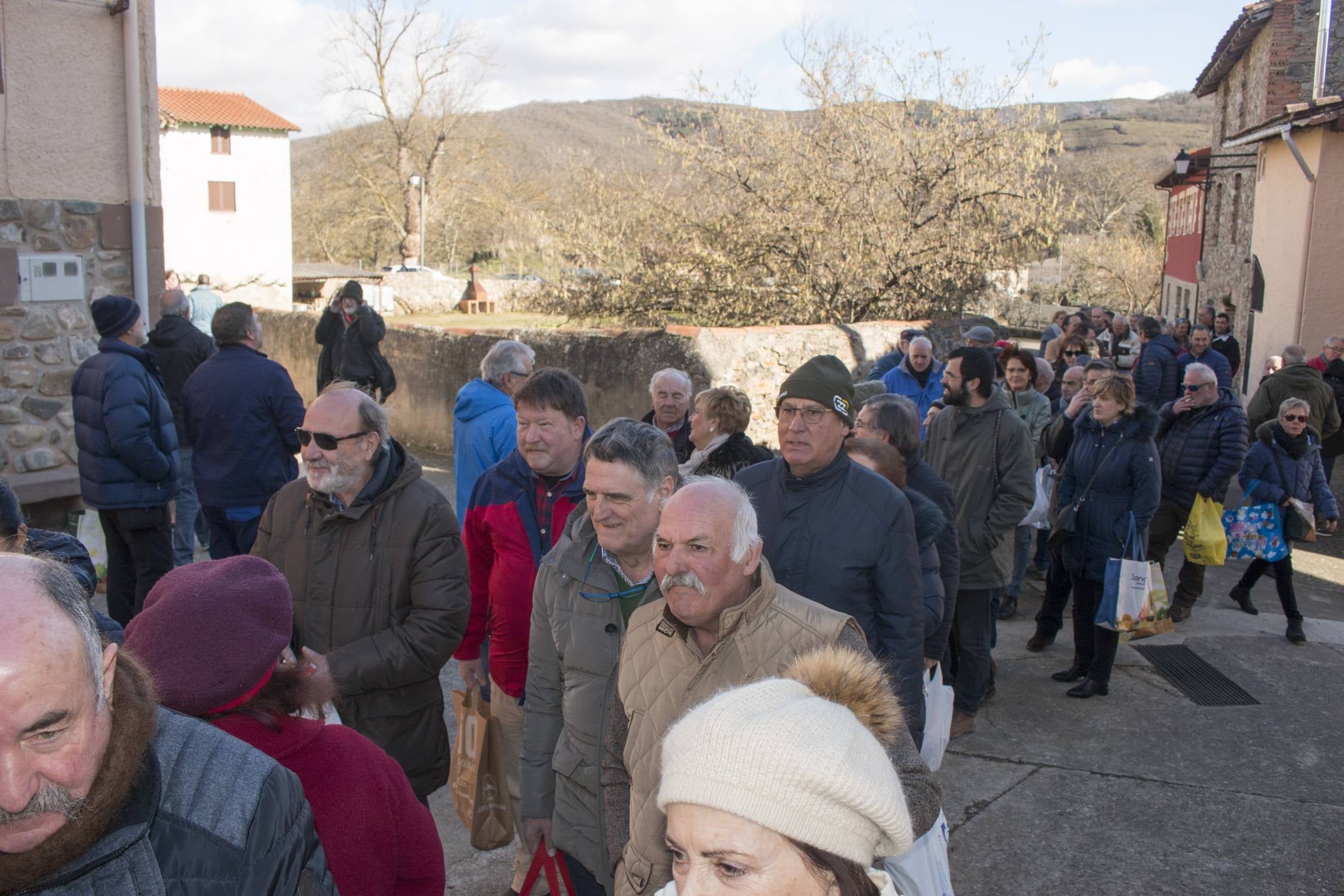 Ojacastro reparte 2.000 raciones de habas por San Antón