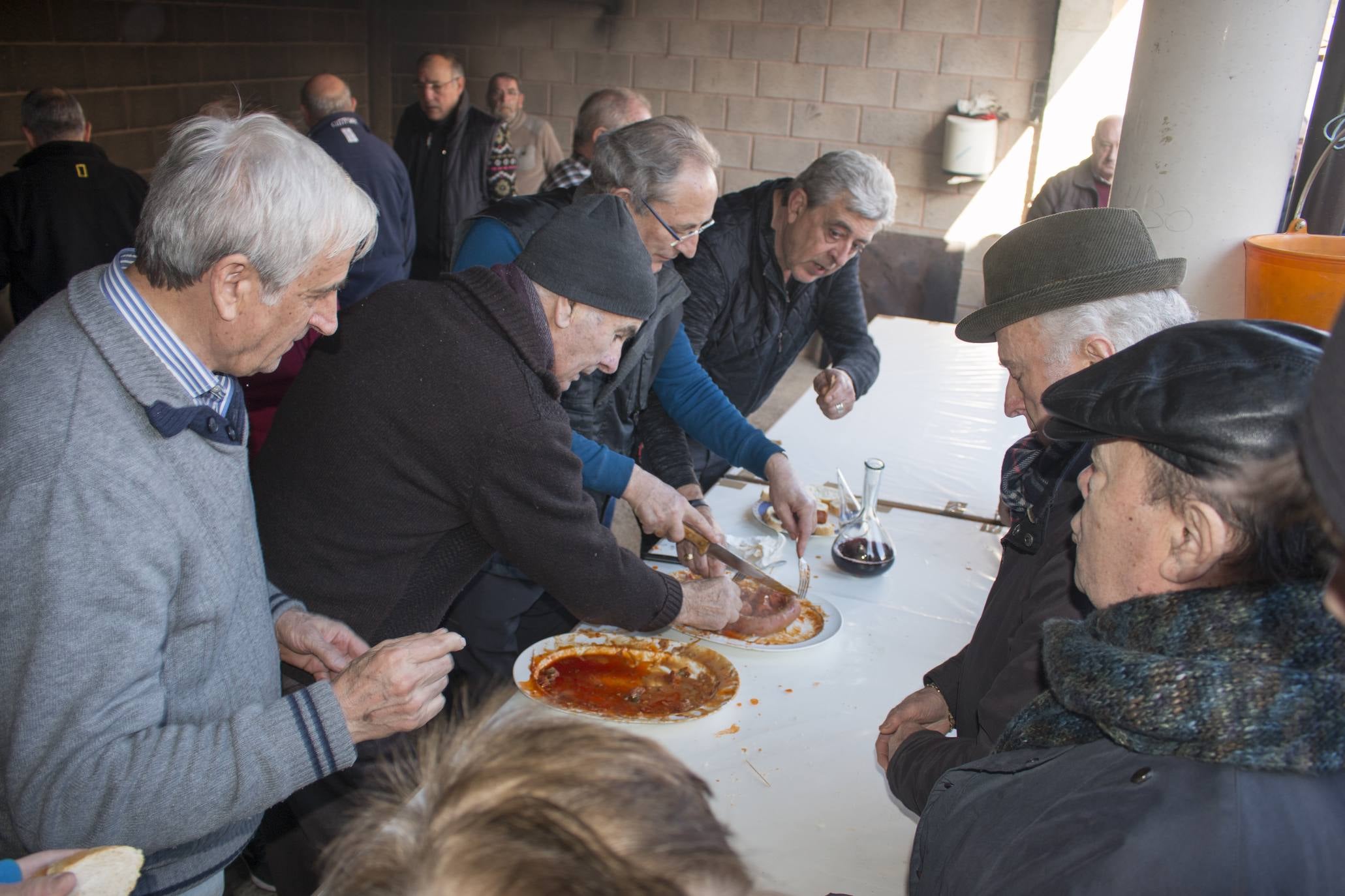 Ojacastro reparte 2.000 raciones de habas por San Antón