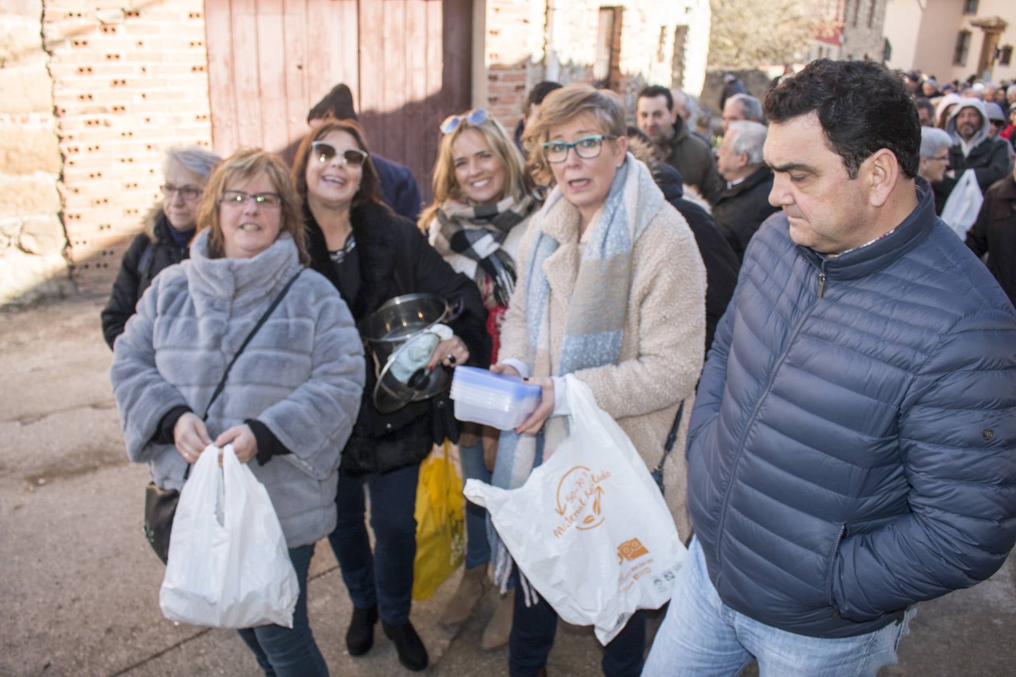 Ojacastro reparte 2.000 raciones de habas por San Antón