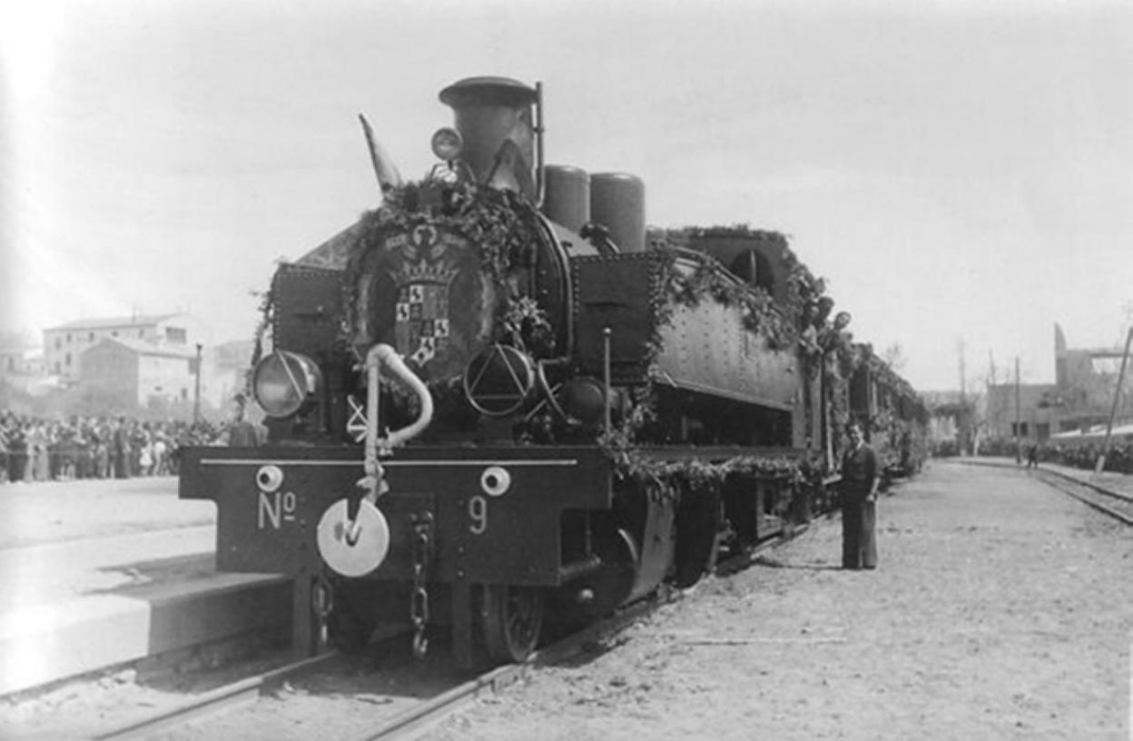 Imagen de la segunda inauguración del tramo arnedano, en 1942. ::
