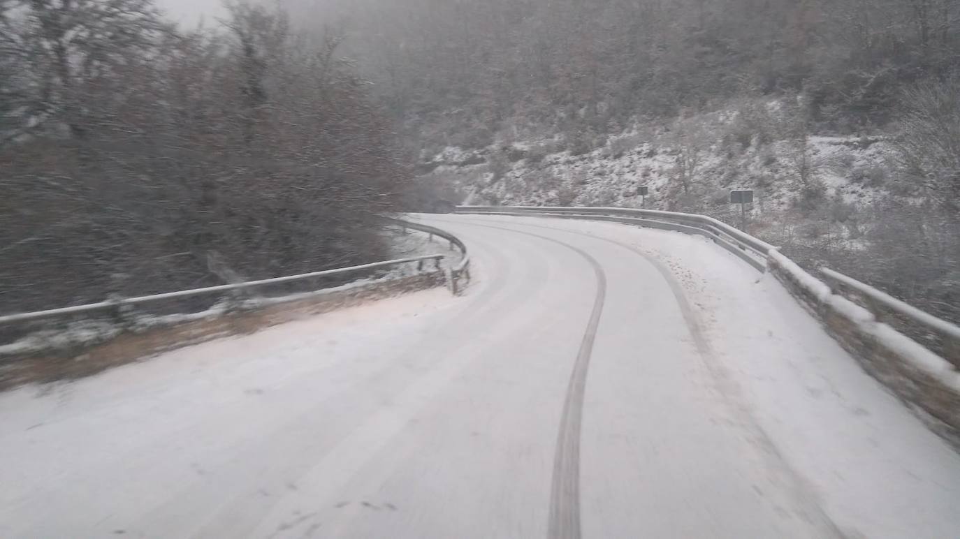 Tal y como anunció ayer la Aemet, los riojanos somos testigos hoy de la alerta amarilla por nieve