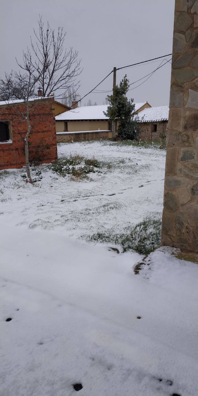 Tal y como anunció ayer la Aemet, los riojanos somos testigos hoy de la alerta amarilla por nieve