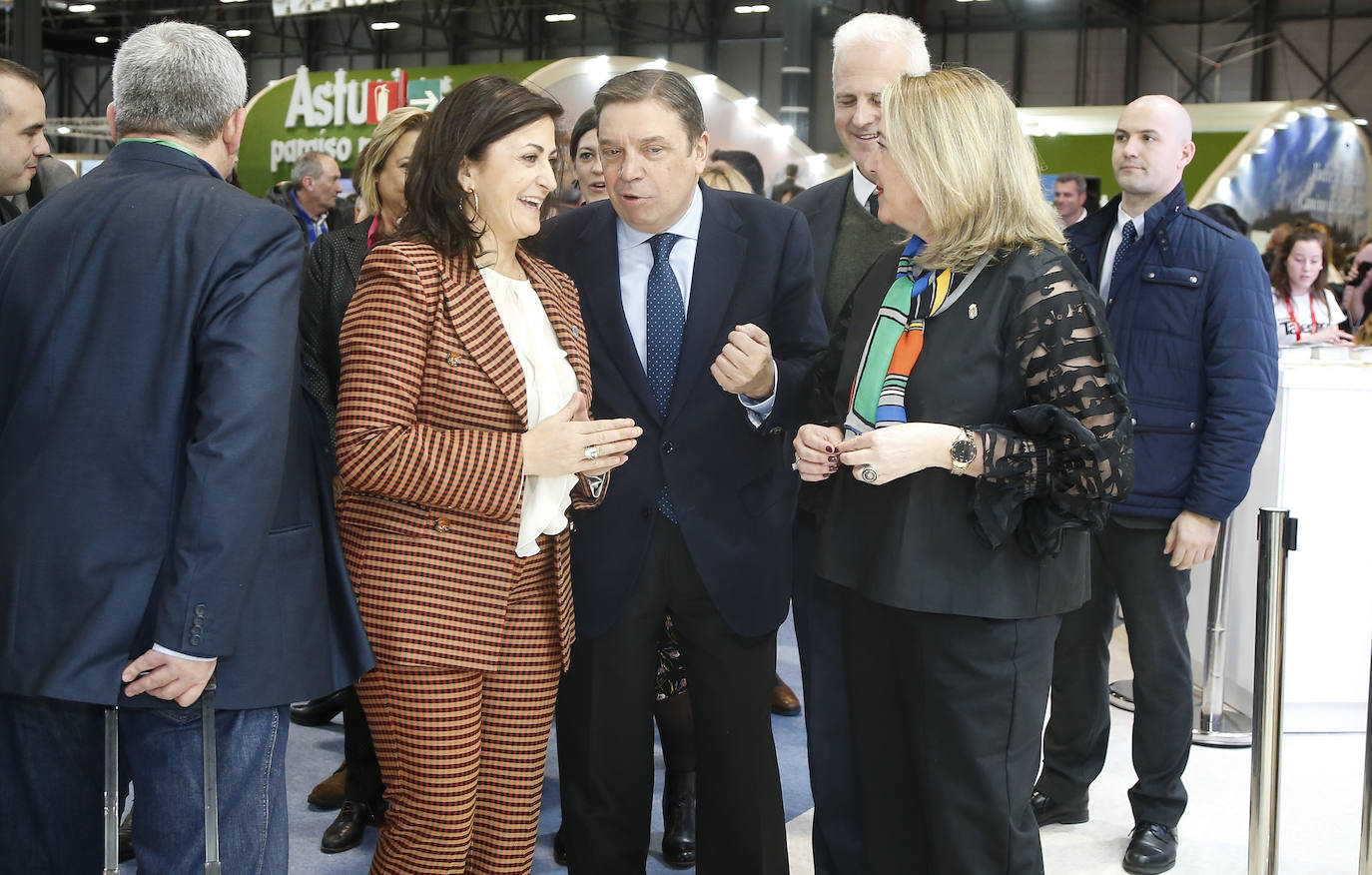 Galería de imágenes de la inauguración del estand de La Rioja, este jueves, con la visita del ministro de Agricultura Luis Planas y la presencia de la presidenta del Ejecutivo regional, Concha Andreu, y el alcalde de Logroño, Pablo Hermoso de Mendoza