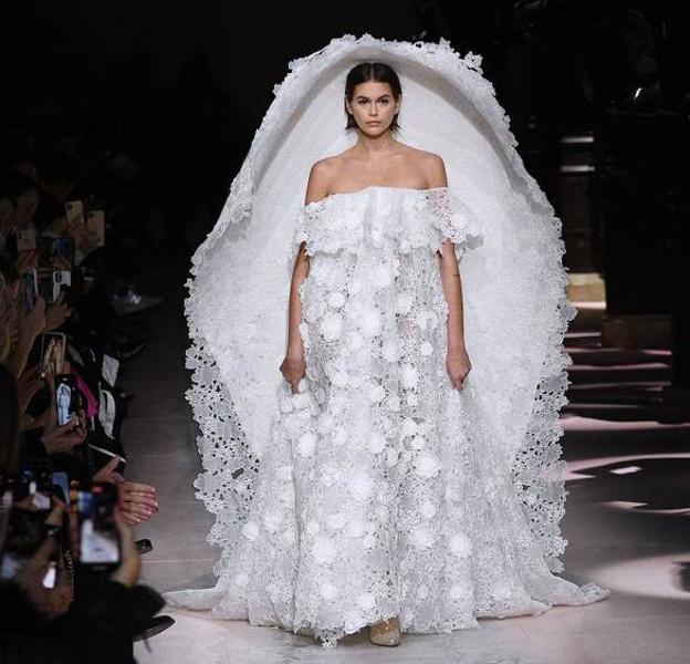 Kaia Gerber en el desfile de Givenchy.