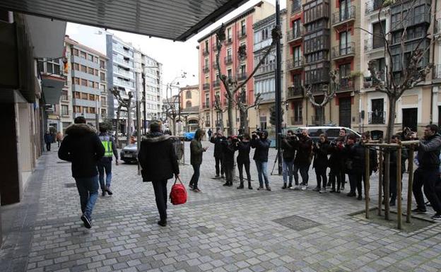 Editorial de Diario LA RIOJA sobre la muerte de una niña en una niña en Logroño en el hotel los Bracos