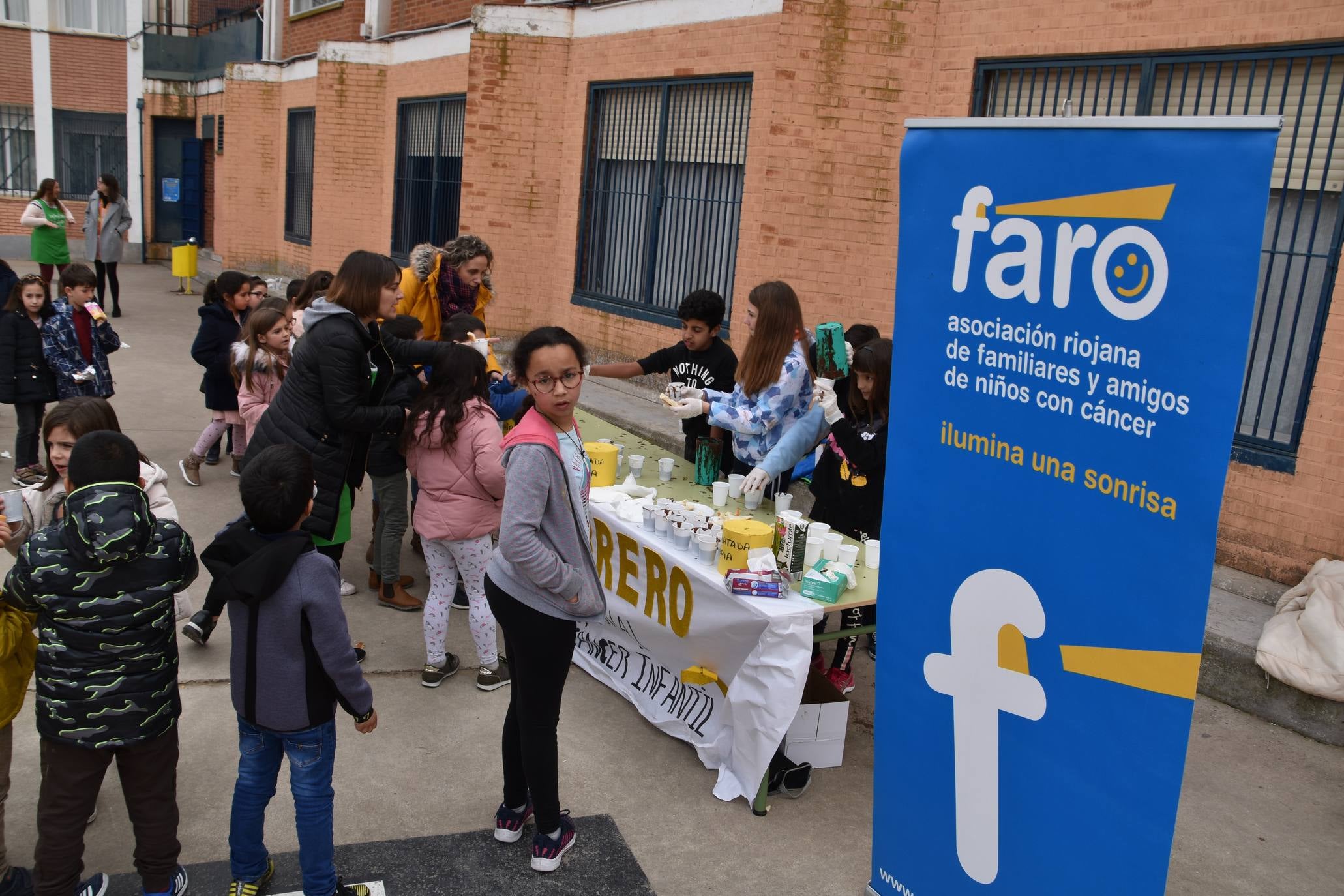 Fotos: II chocolatada solidaria del colegio de Rincón de Soto