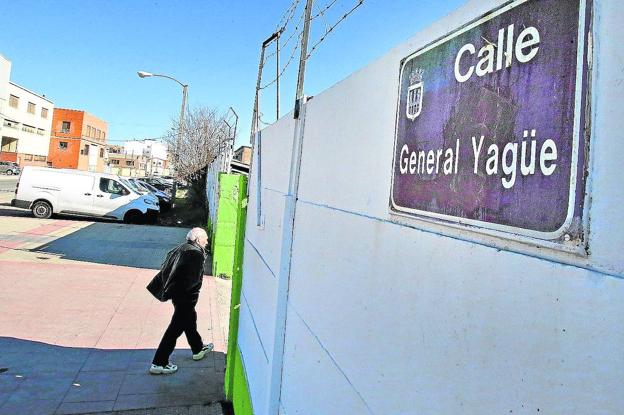 La calle General Yagüe, al oeste de Logroño, parece que ahora sí tiene los días contados. 