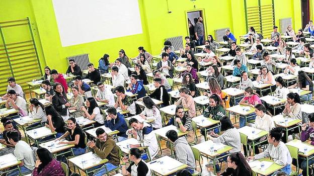 La EBAU riojana será la más barata del país tras un descenso del 60% de las tasas de matrícula