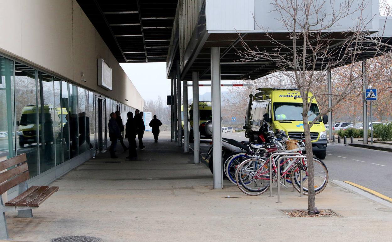 Entrada al servicio de Urgencias del Hospital San Pedro.