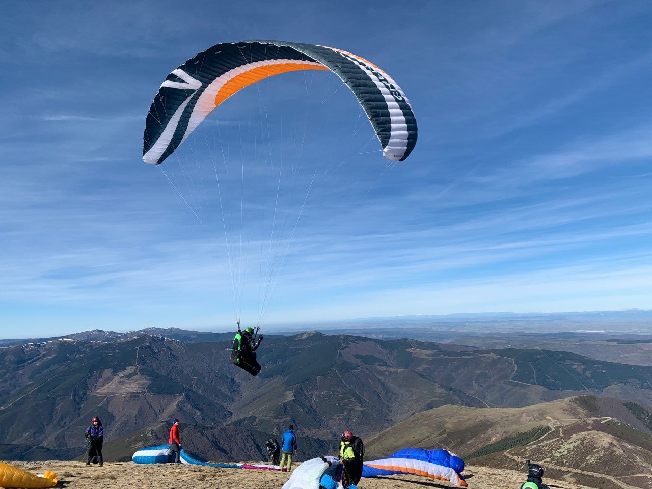 Fotos: Los parapentes sobrevuelan el San Lorenzo