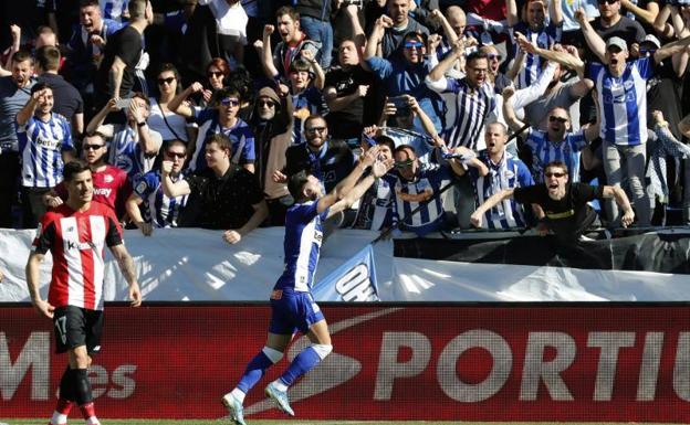 Lucas Pérez y Ely voltean el derbi vasco