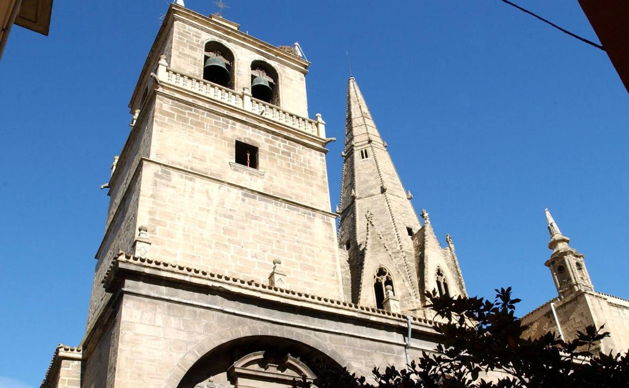 La iglesia de Palacio silencia las campanas y pide disculpas por las molestias