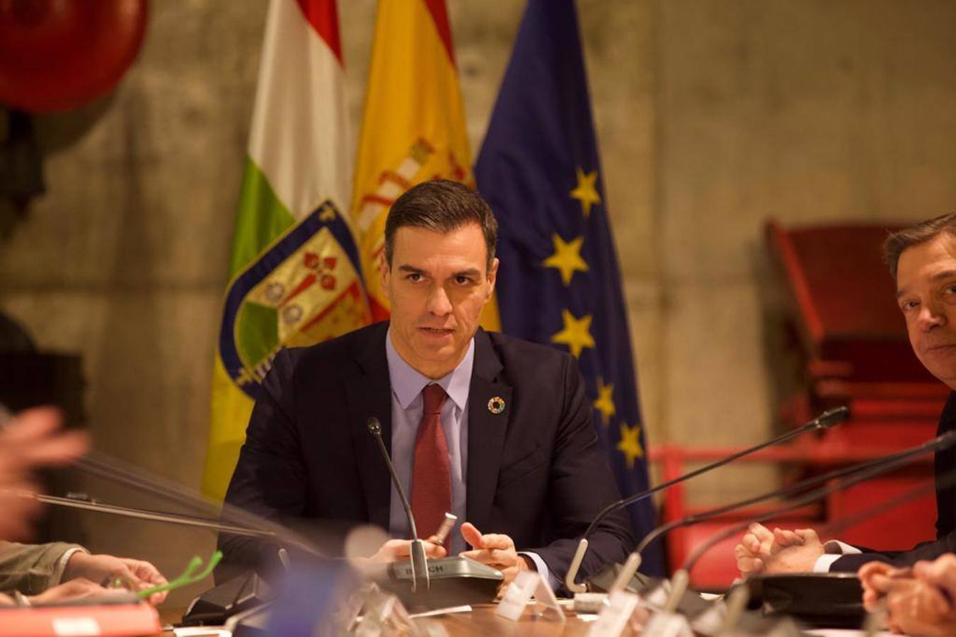 Fotos: Pedro Sánchez y 12 ministros afrontan en Logroño el reto demográfico