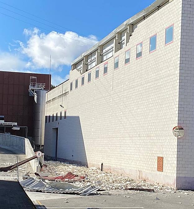 Las instalaciones de Bodegas AGE también han sufrido daños.
