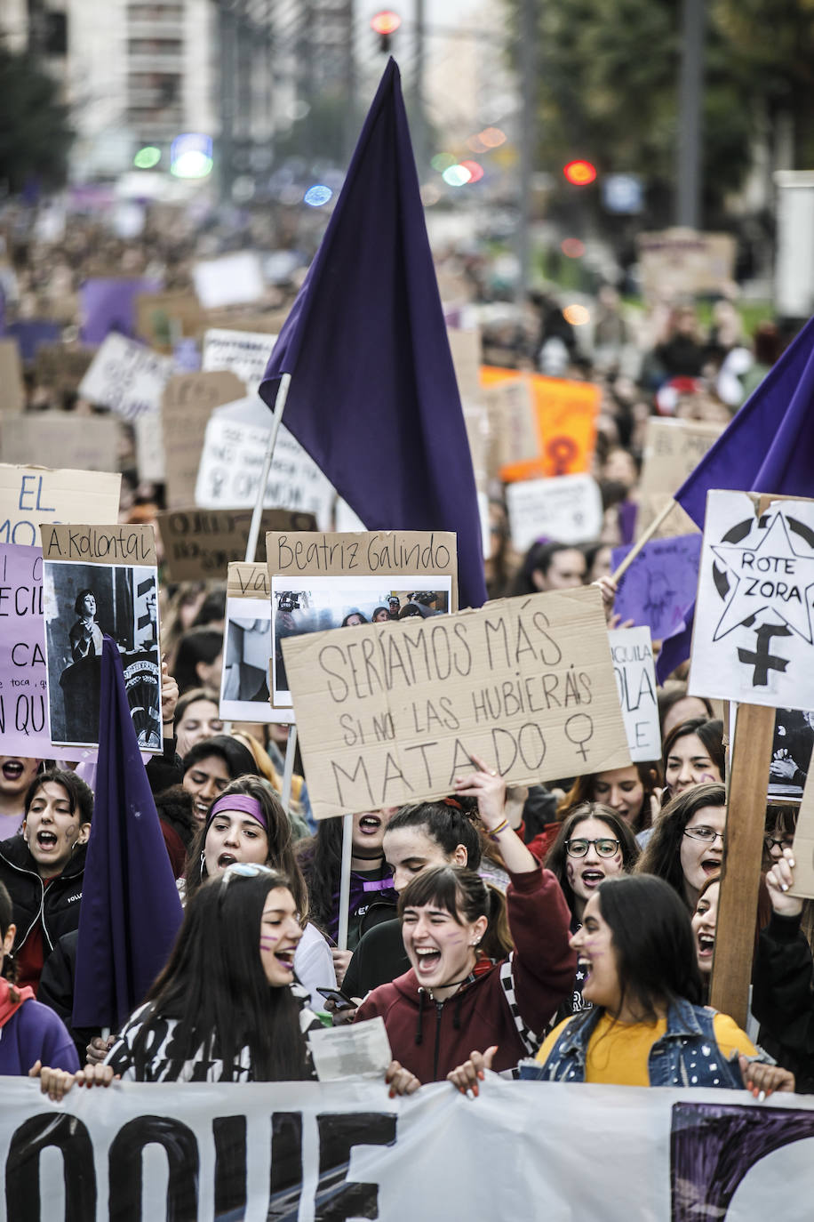 Fotos: 8M: Manifestación del Día Internacional de la Mujer en Logroño