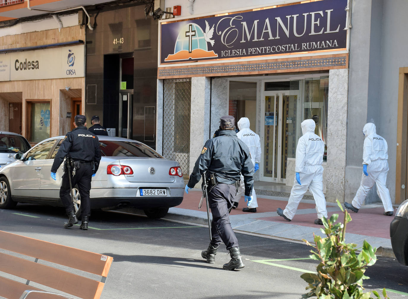 Fotos: La Policía entrega notificaciones en Logroño