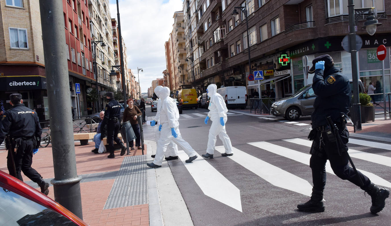 Fotos: La Policía entrega notificaciones en Logroño