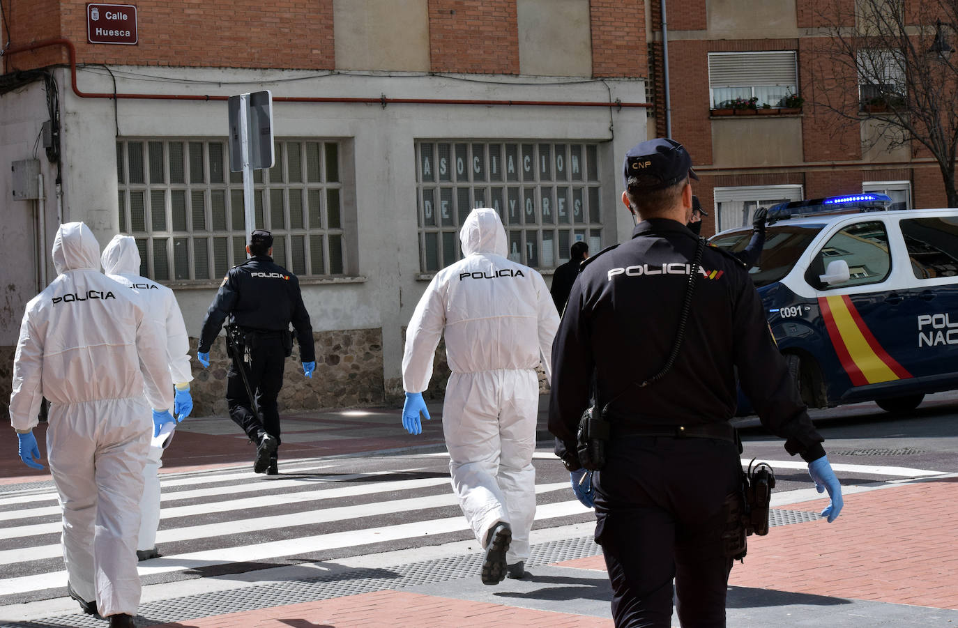 Fotos: La Policía entrega notificaciones en Logroño