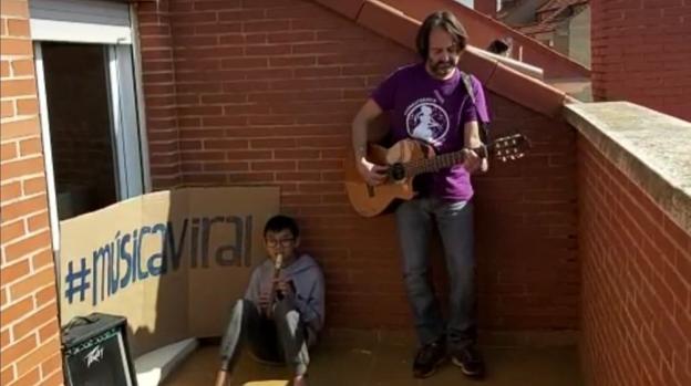 Los profesores animan a hacer música desde las ventanas empezando por el Himno de la alegría