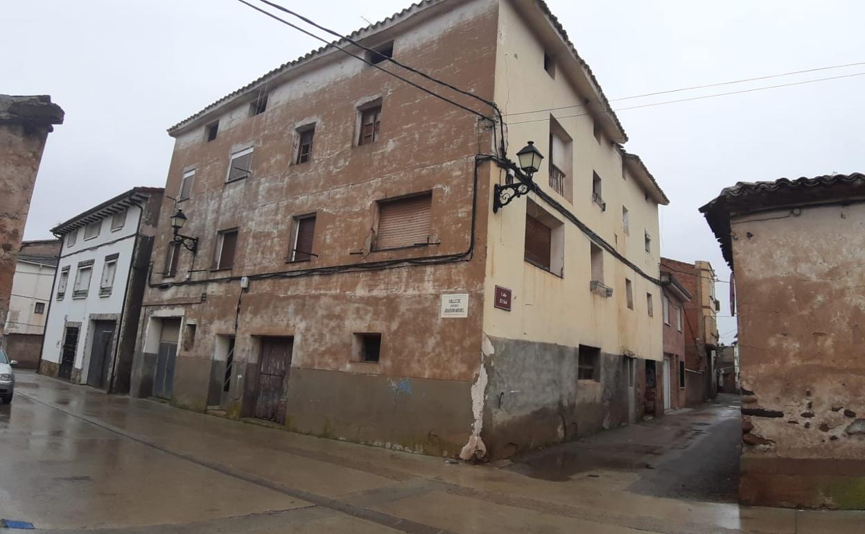 Incendio en el antiguo cuartel de Murillo