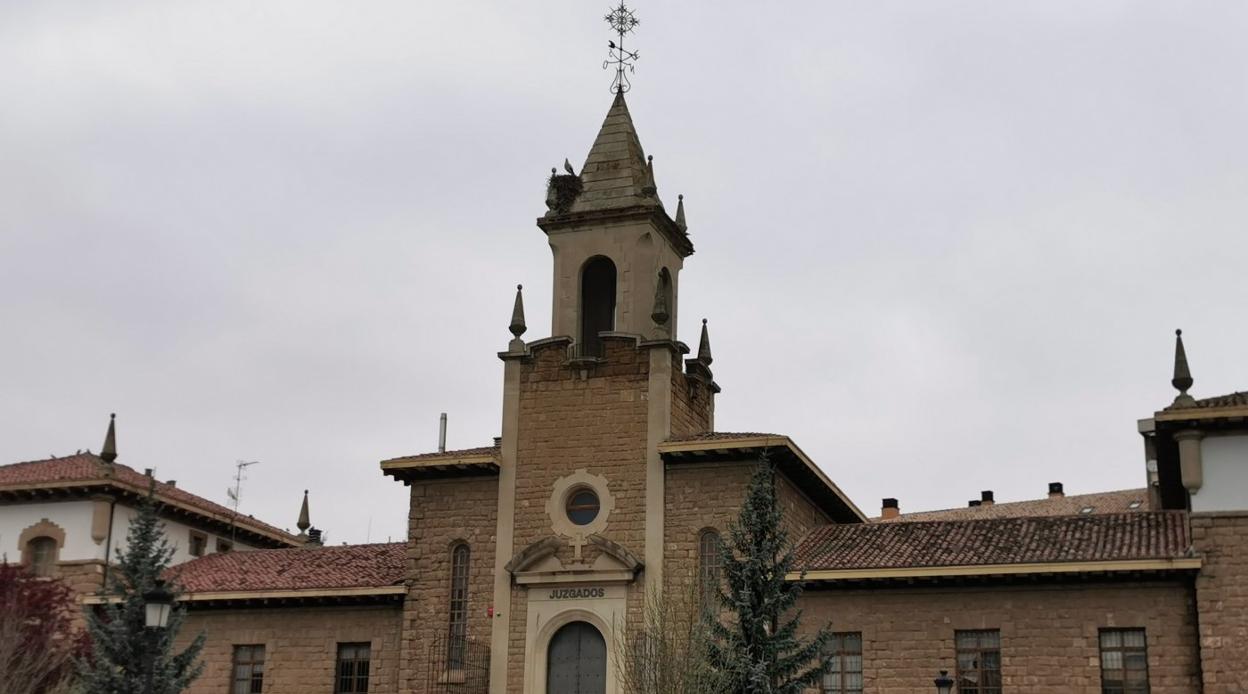 Fachada principal de los Juzgados de Haro. 