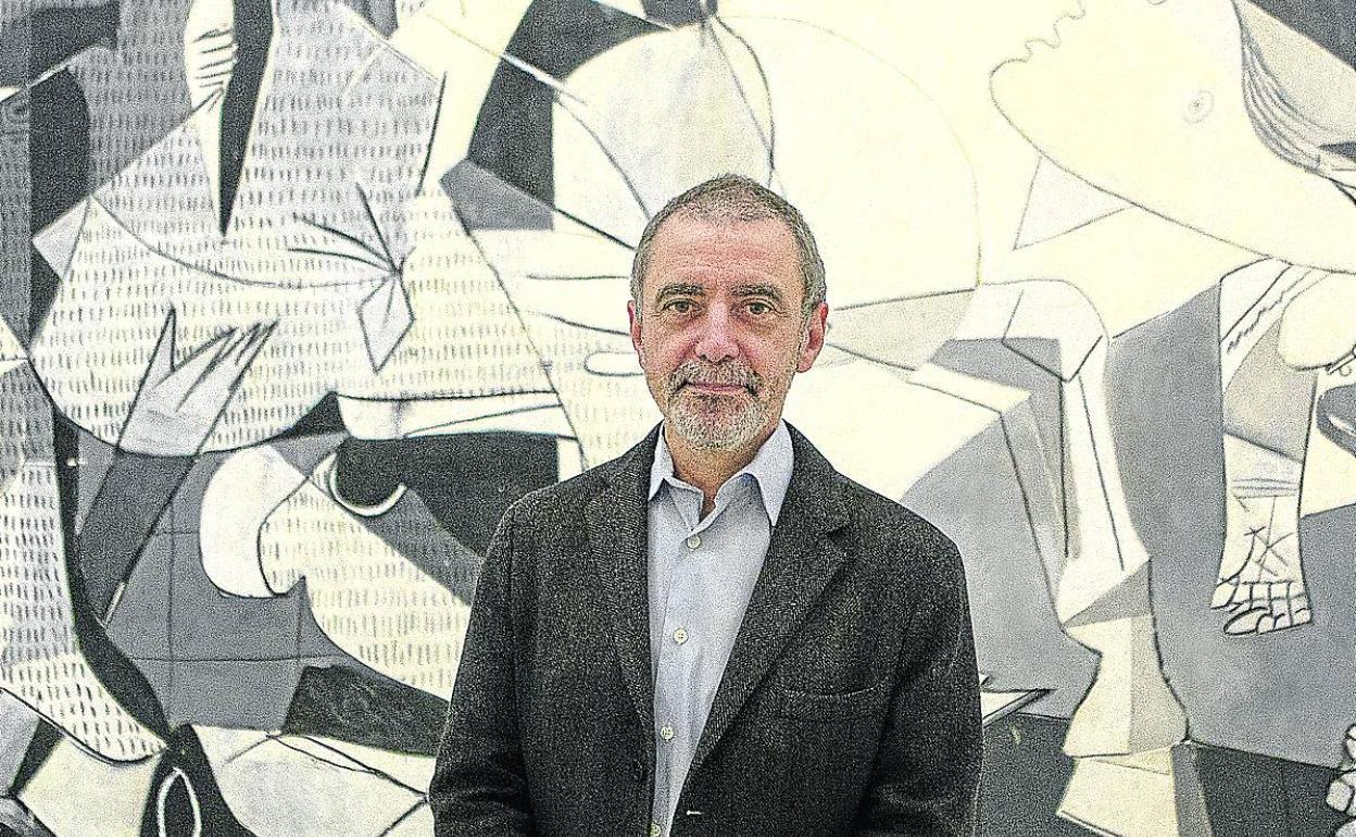 Manuel Borja-Villel, ante el 'Guernica', días antes de que se ordenara el estado de alarma. 