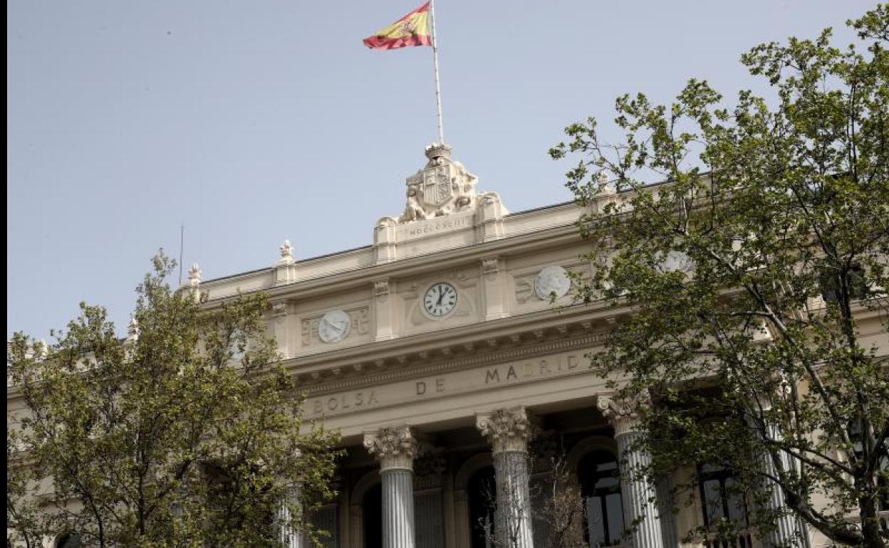 Edificio de la Bolsa en Madrid. 