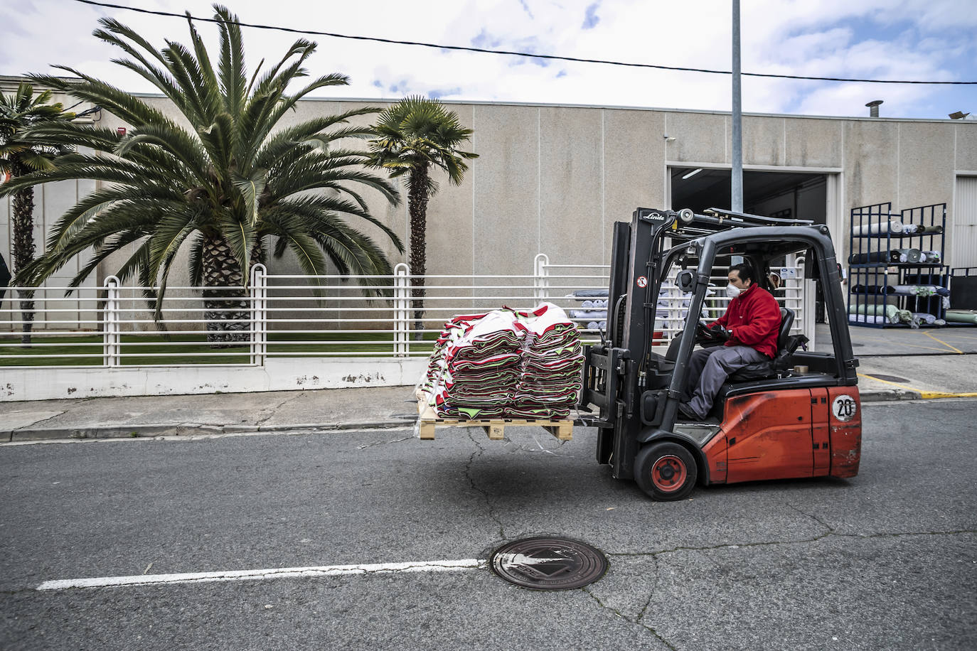 Fotos coronavirus en La Rioja: Arnedo, una gran cadena solidaria