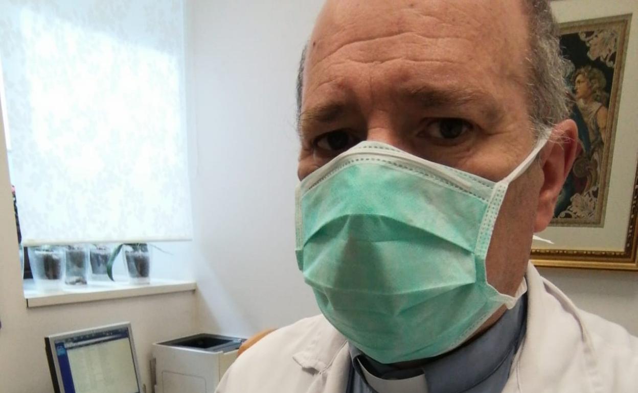 Rafael Gil Vicuña, en su despacho. 