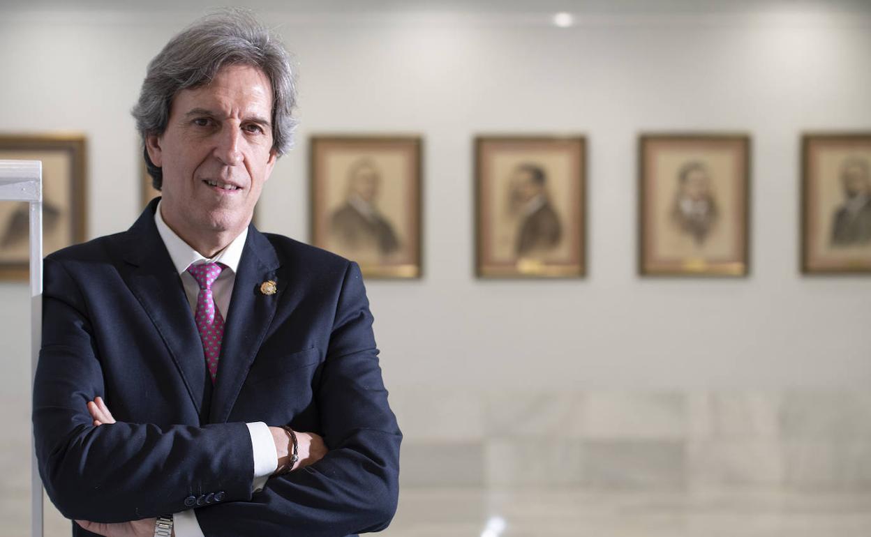 El presidente del Colegio de Médicos de Madrid, Miguel Ángel Sánchez Chillón.