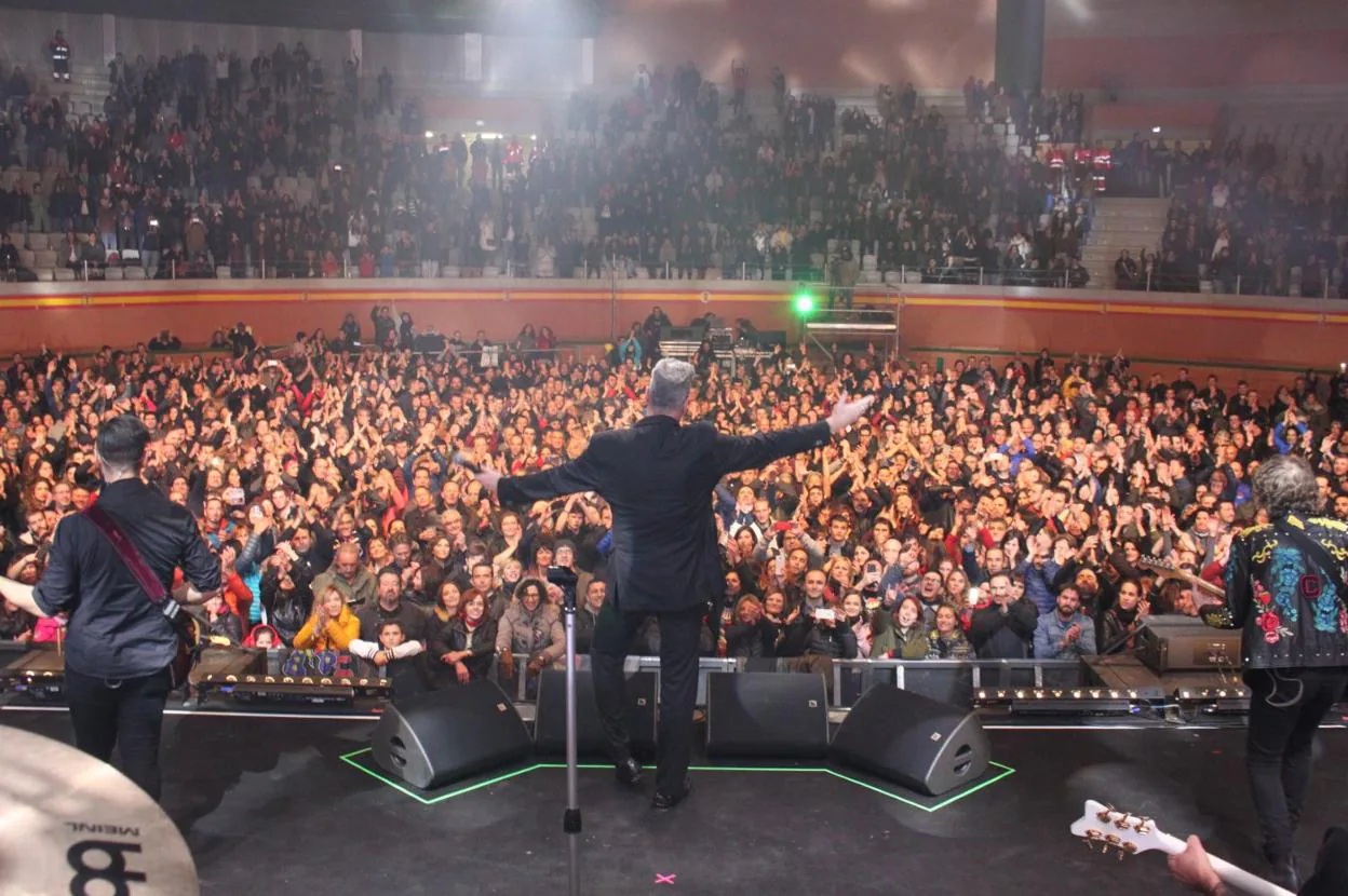 El de Loquillo y su banda de rock n' roll se celebró el 3 de noviembre uno de los grandes conciertos. 