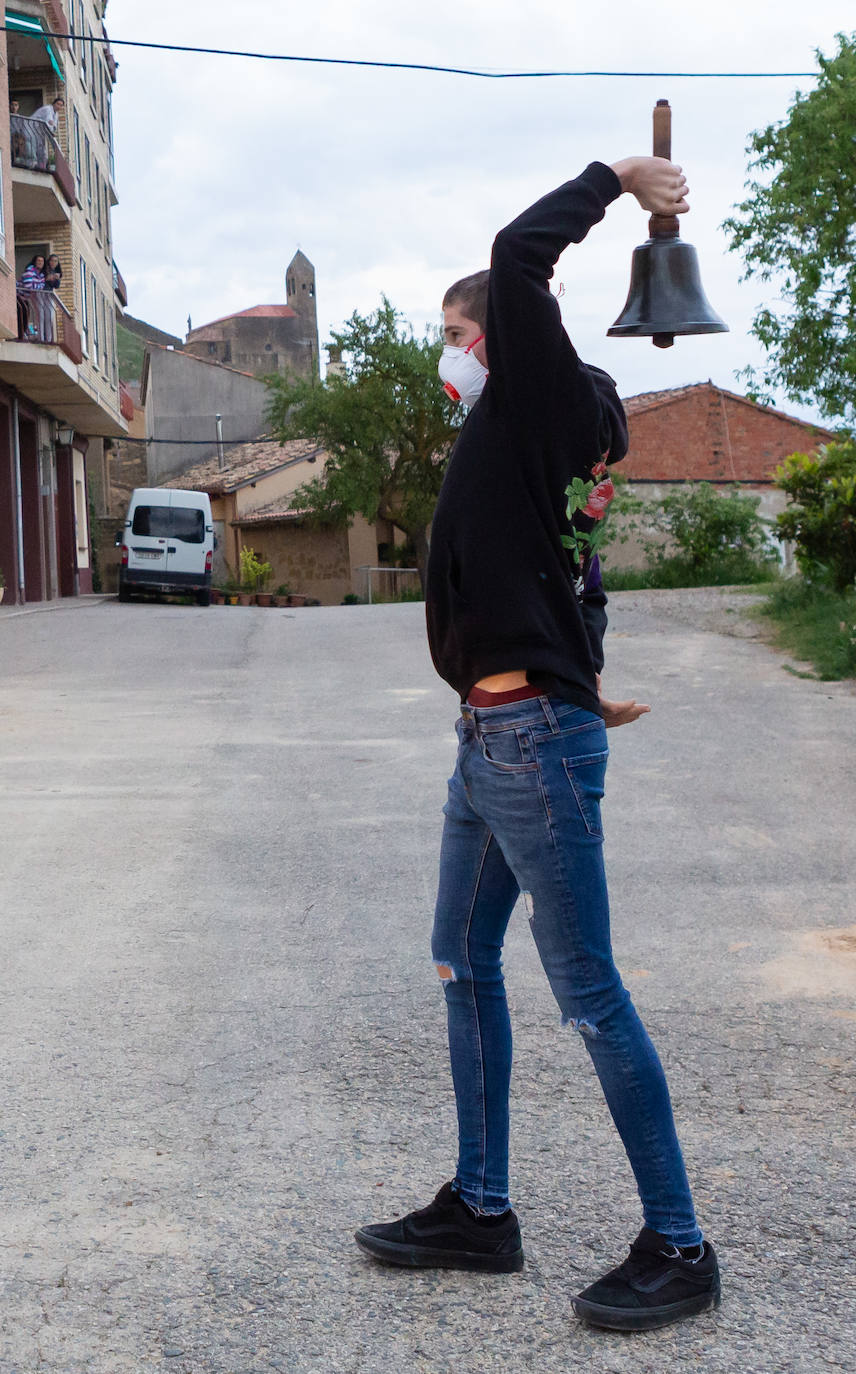 El coronavirus no impide el toque de campana en San Vicente