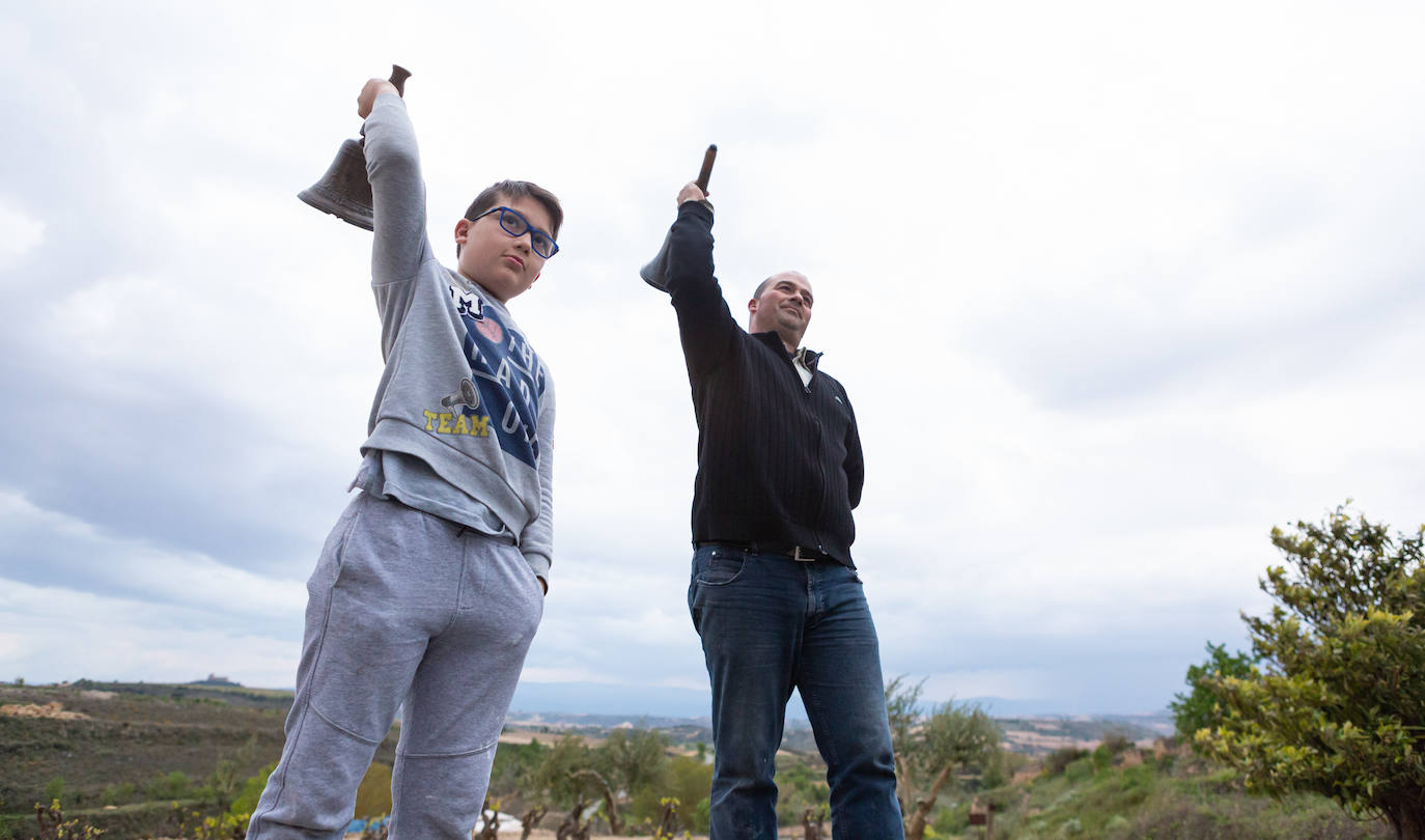 El coronavirus no impide el toque de campana en San Vicente