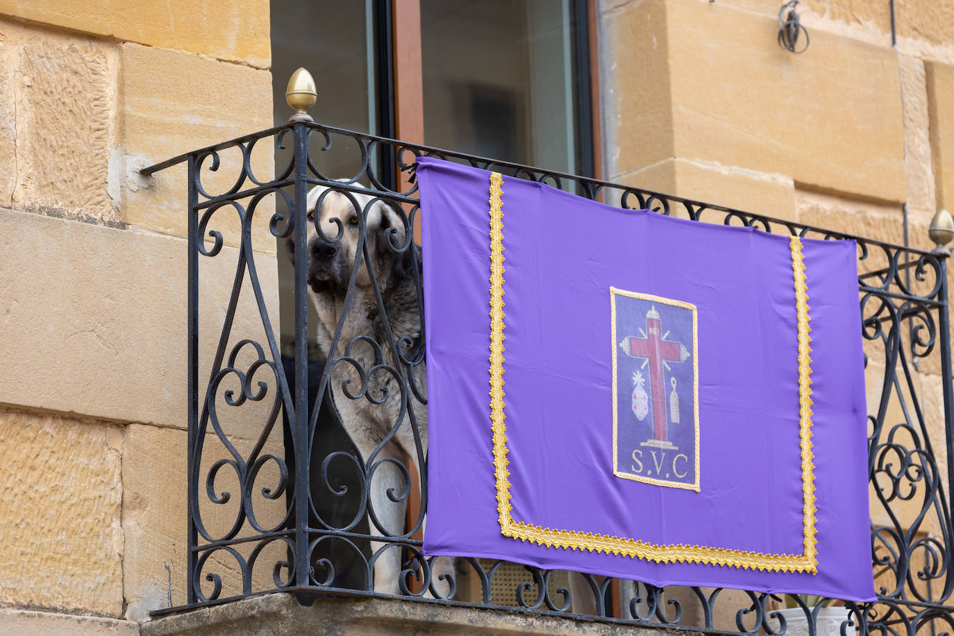 El coronavirus no impide el toque de campana en San Vicente