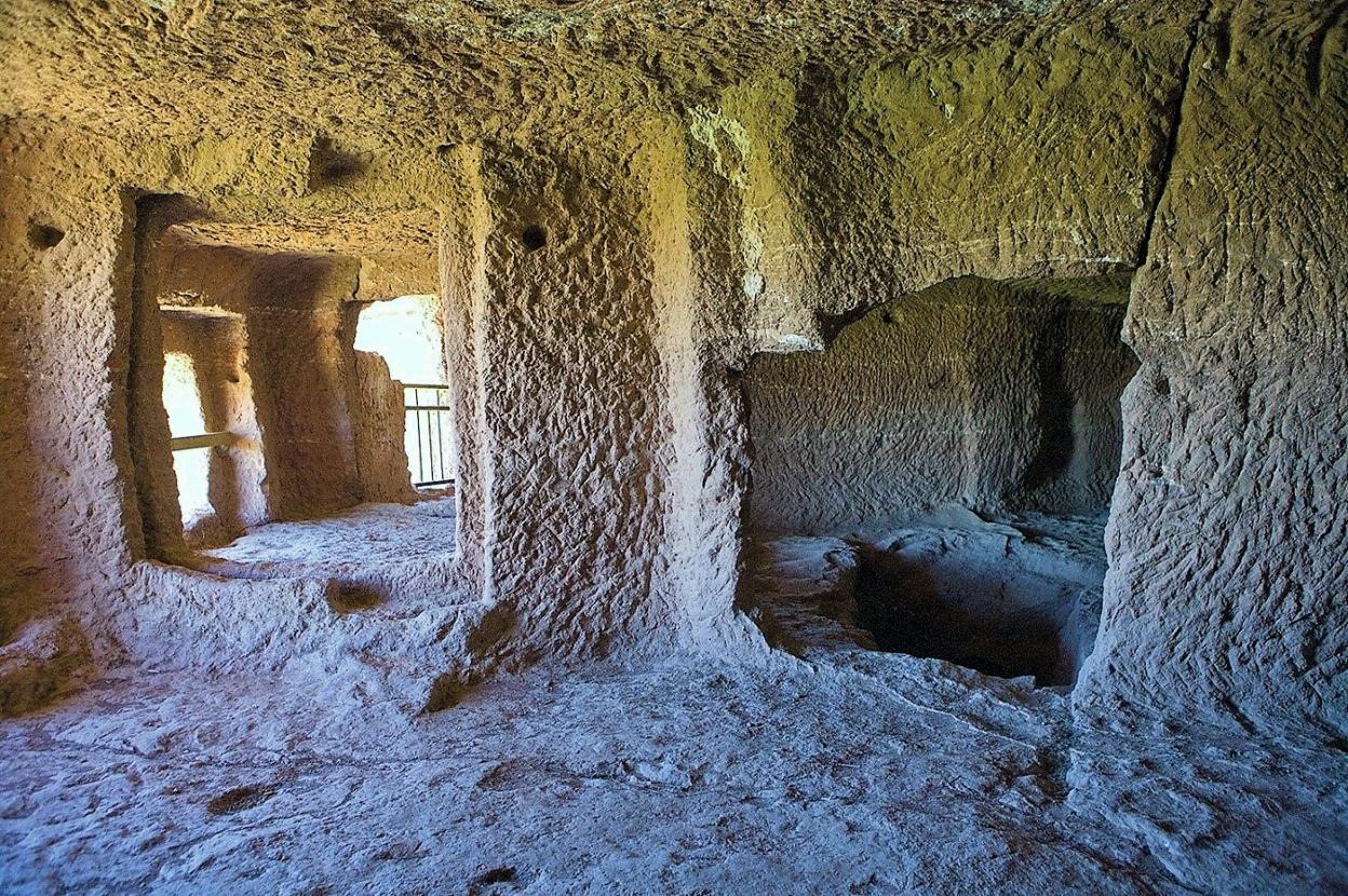 Vista del interior de una de las cuevas del Castillo, que se abrirá a las visitas próximamente. 