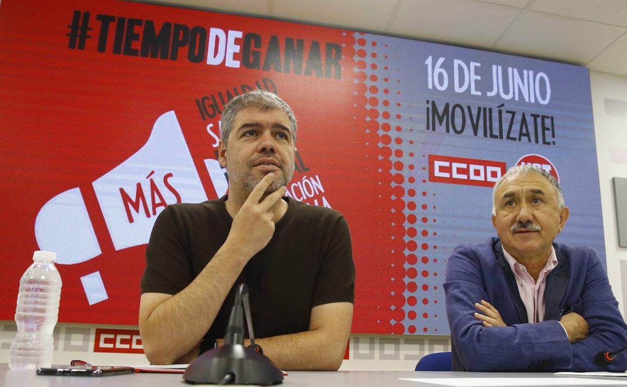 Unai Sordo, secretario general de CC OO, y su homólogo de UGT, Pepe Álvarez 