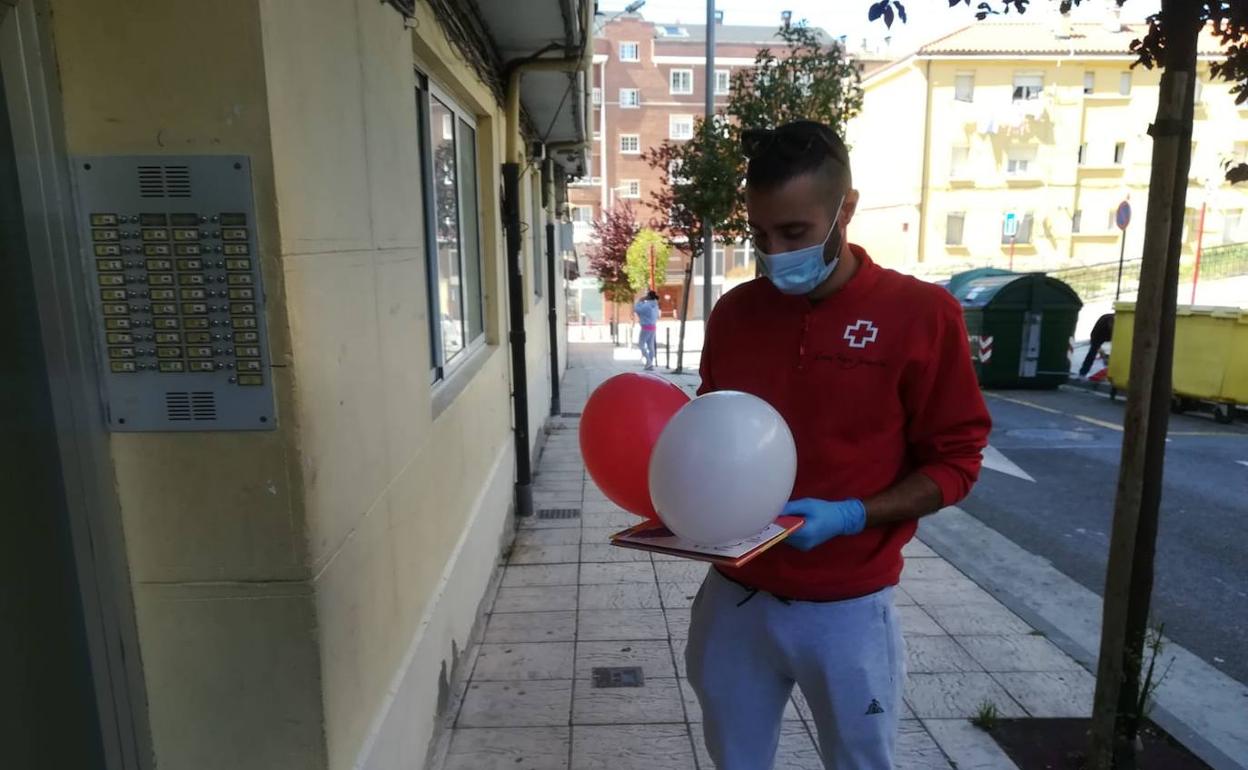 Coronavirus en La Rioja: Cruz Roja Juventud de Haro regala sonrisas a los niños y niñas jarreras