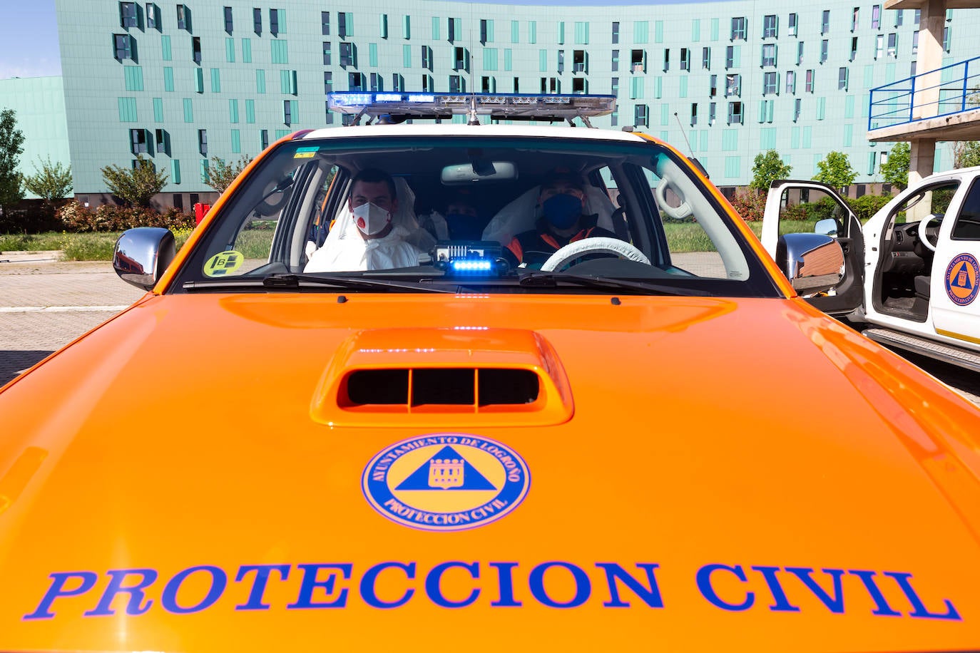 reinta y cinco voluntarios luchan contra el COVID-19